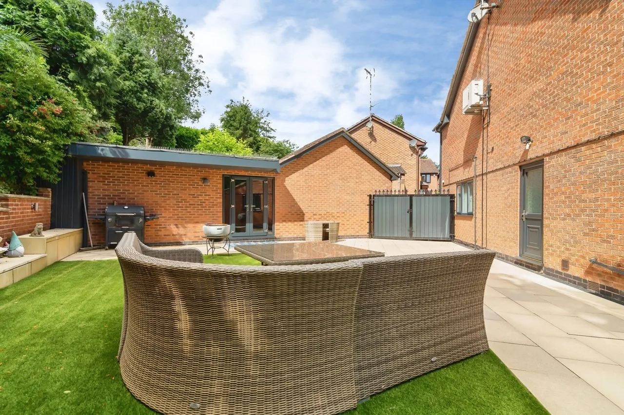 Newgate Close, Carlton, Nottingham, Nottinghamshire, NG4, photo 22