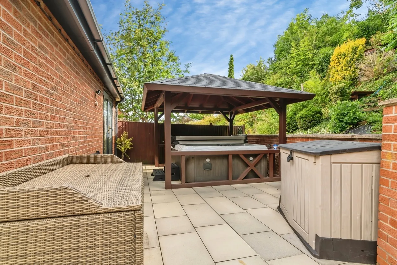 Newgate Close, Carlton, Nottingham, Nottinghamshire, NG4, photo 25