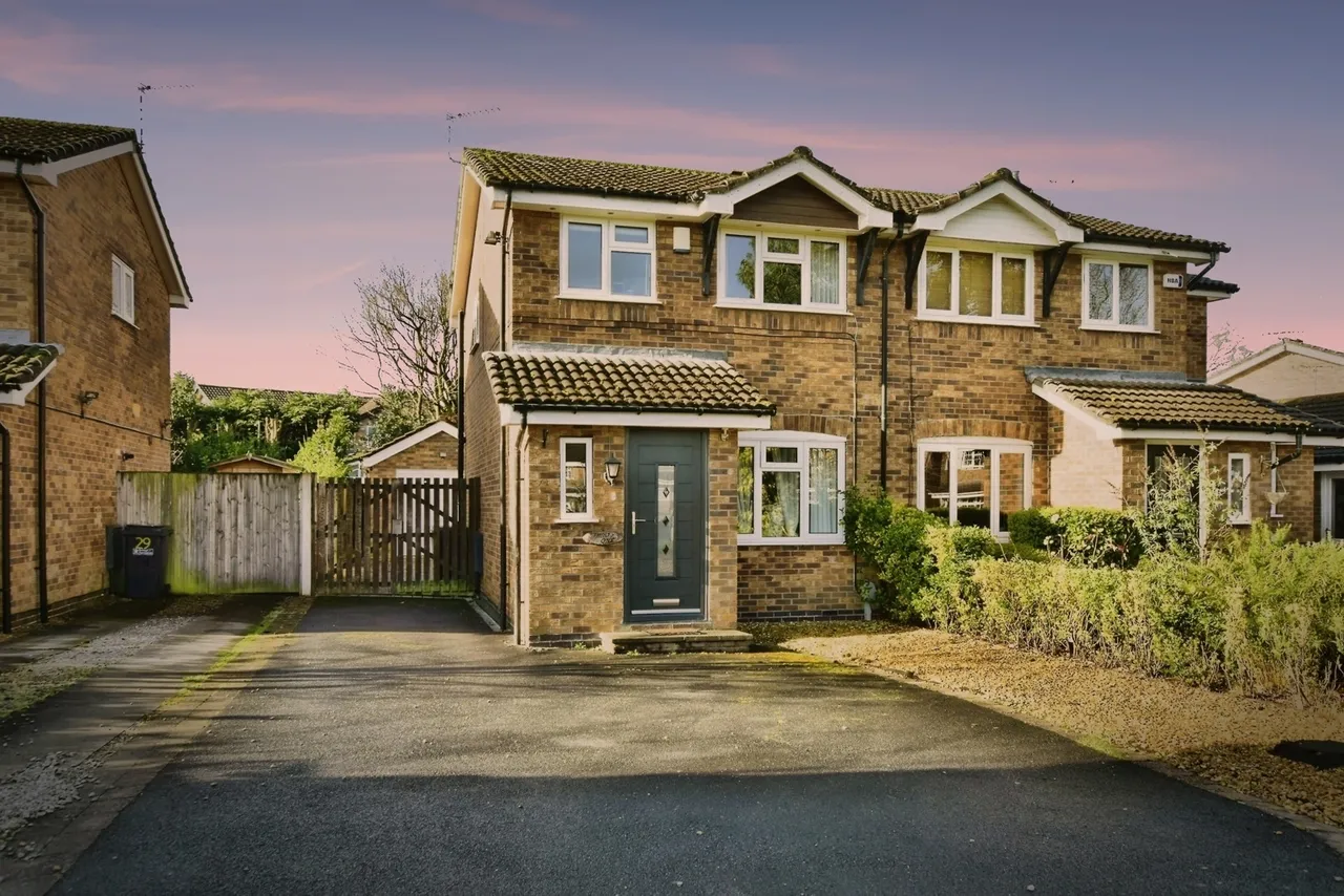 3 bed house for sale — Turnberry Drive, Wilmslow, Cheshire, SK9