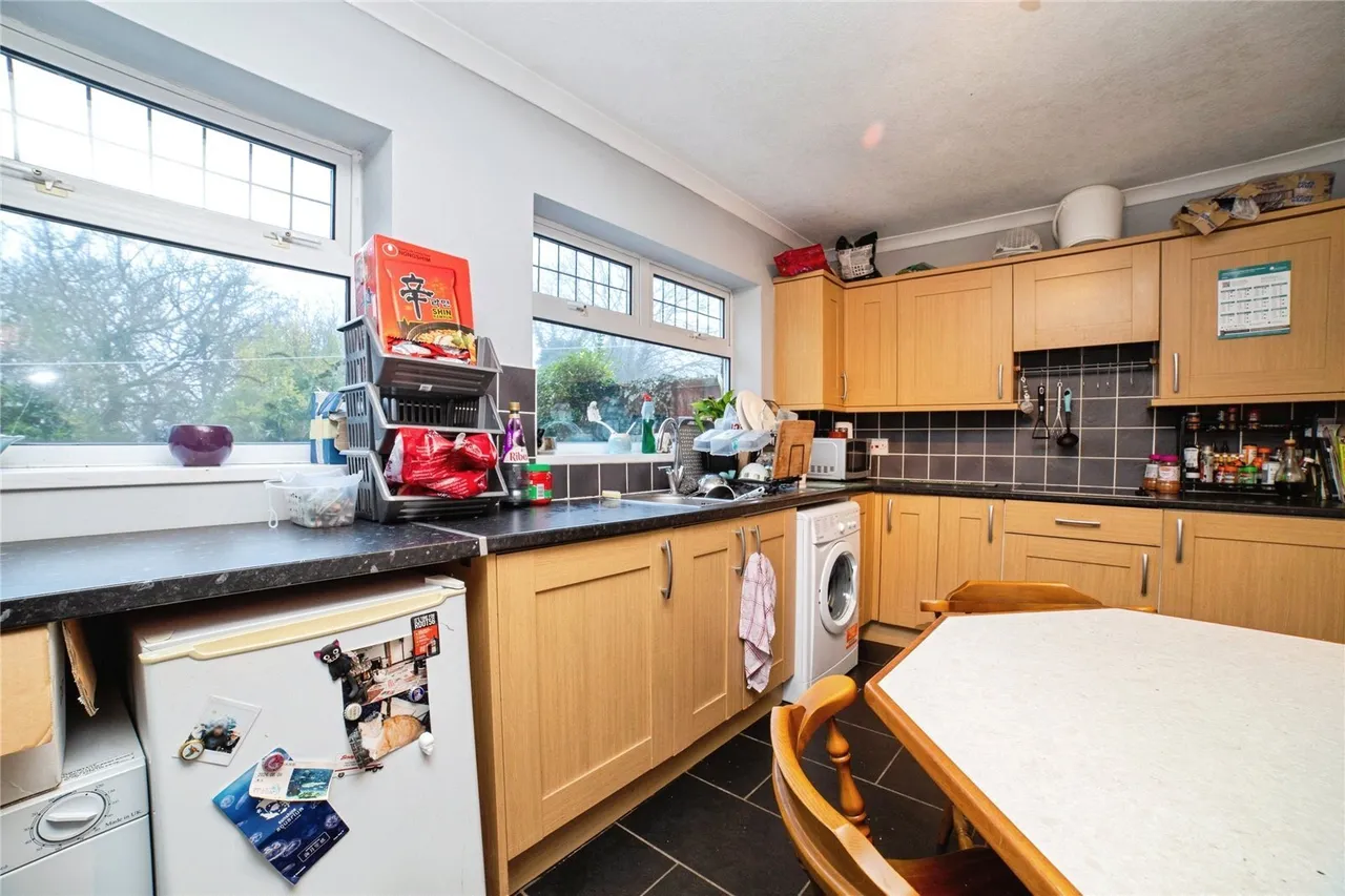 The Crescent, Sutton-in-Ashfield, NG17, photo 4