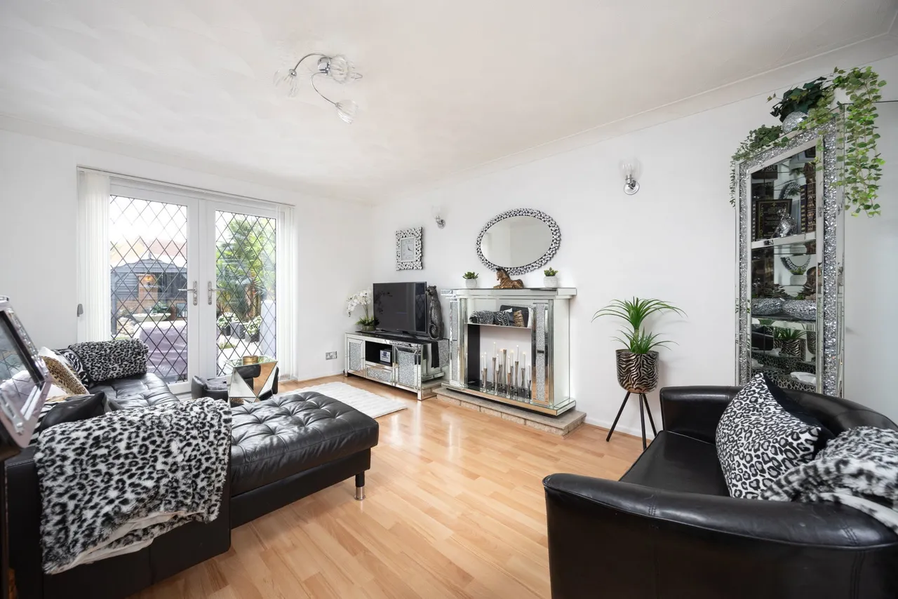 Burnet Close, Melksham, photo 5