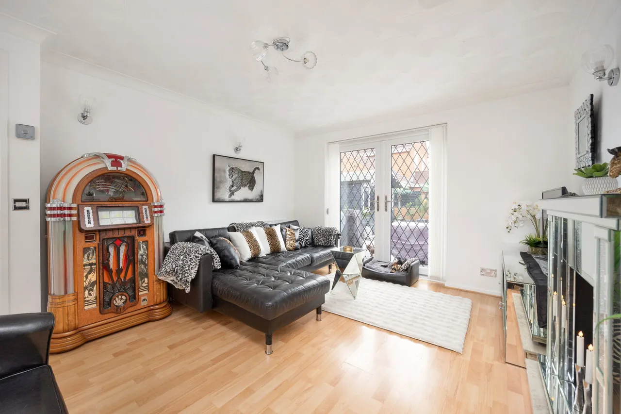 Burnet Close, Melksham, photo 6