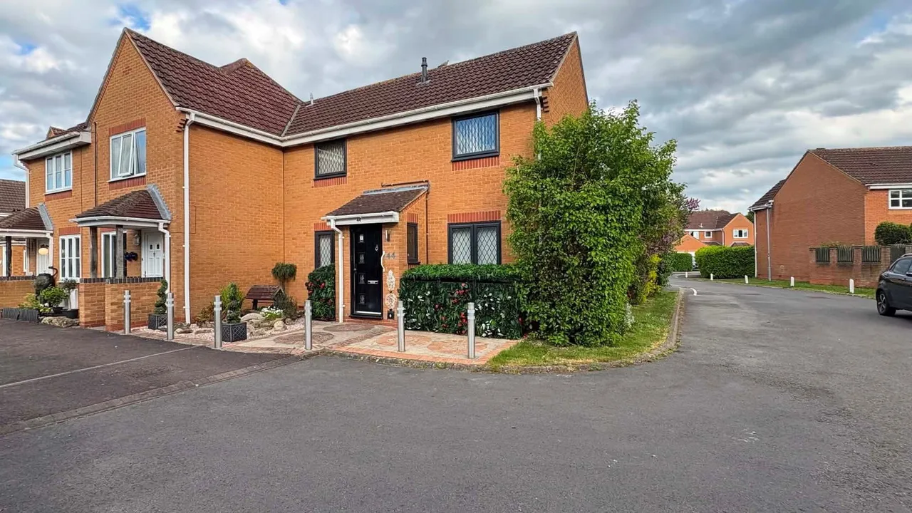 3 bed house for sale, Burnet Close, Melksham