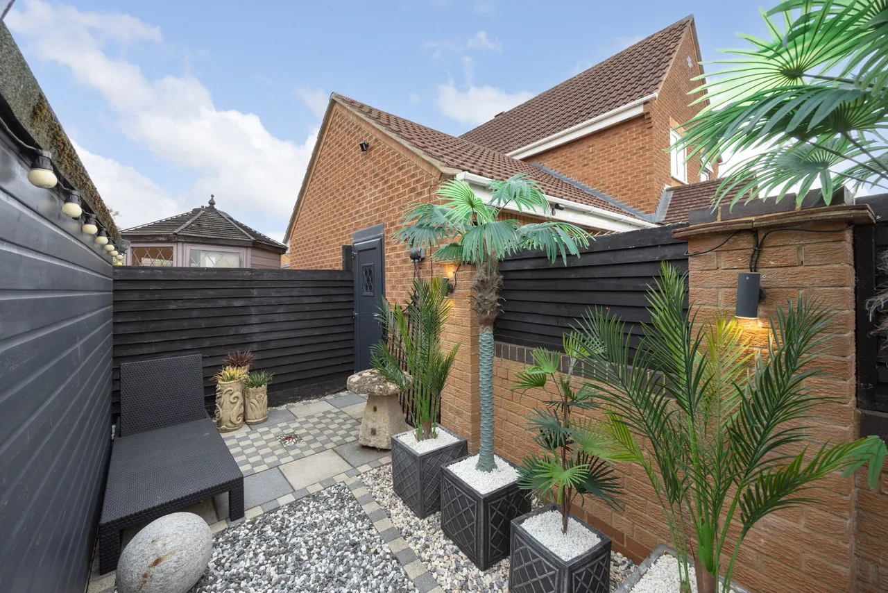 Burnet Close, Melksham, photo 20