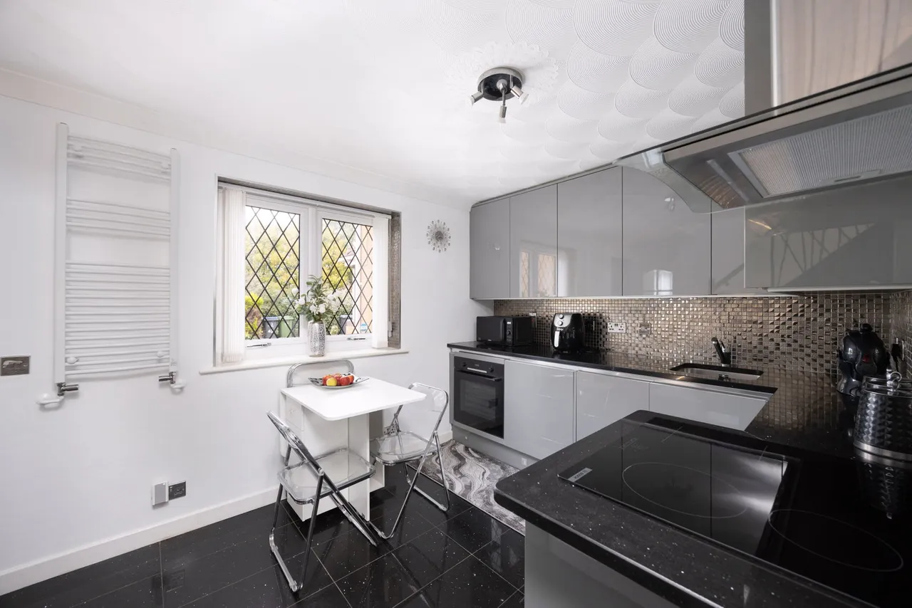Burnet Close, Melksham, photo 33