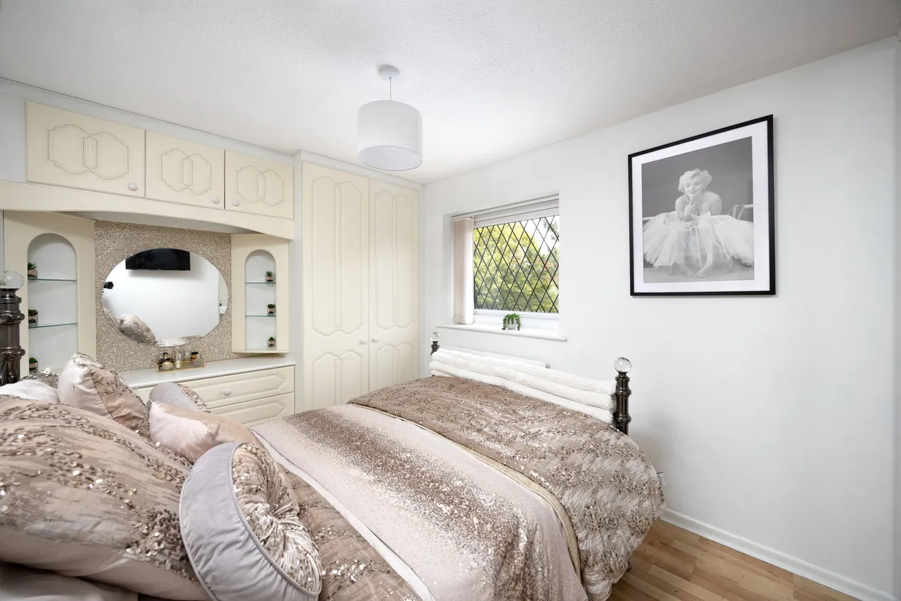 Burnet Close, Melksham, photo 13
