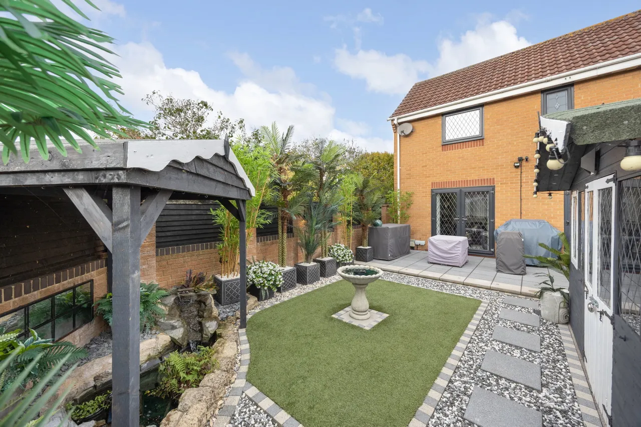 Burnet Close, Melksham, photo 19