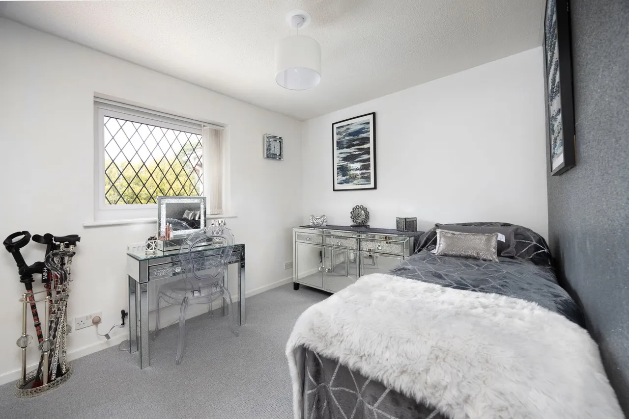 Burnet Close, Melksham, photo 38