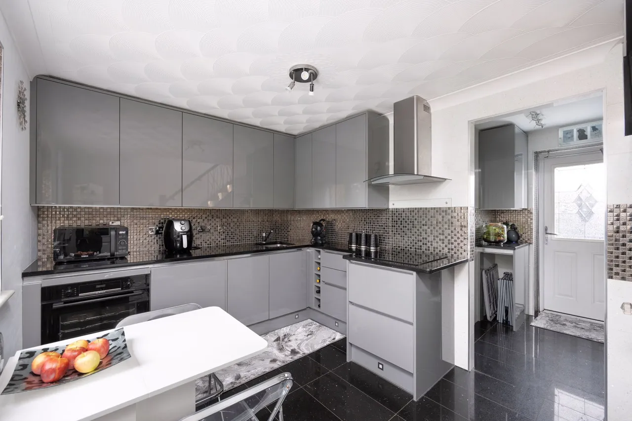 Burnet Close, Melksham, photo 8