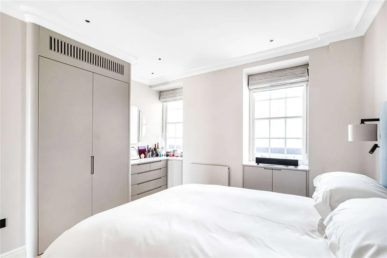 Gloucester Square, London, W2, photo 17