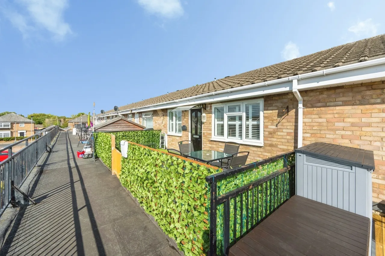 2 bed flat for sale — Shaldon Court, Bedford, Bedfordshire, MK40