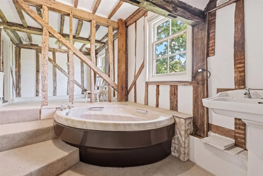with 8 bedrooms in Bishop's Stortford, CM23, photo 18
