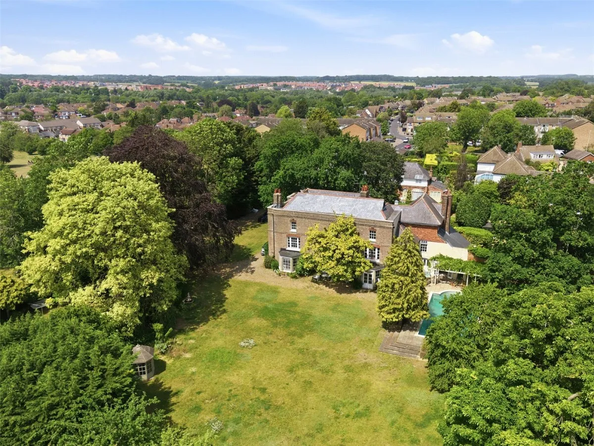 8 bed house for sale, with 8 bedrooms in Bishop's Stortford, CM23