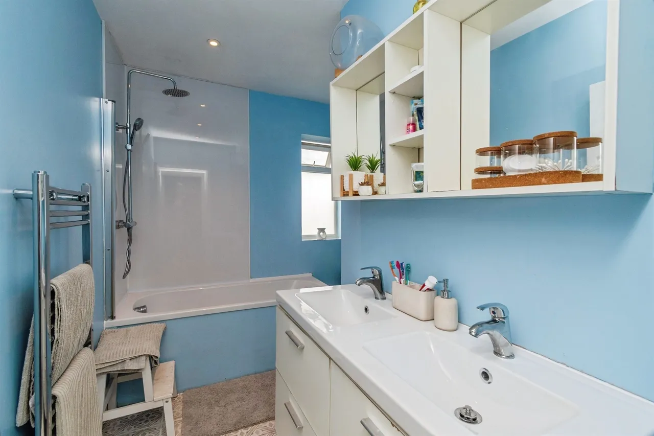 Stafford Road, Cannock, WS11, photo 14