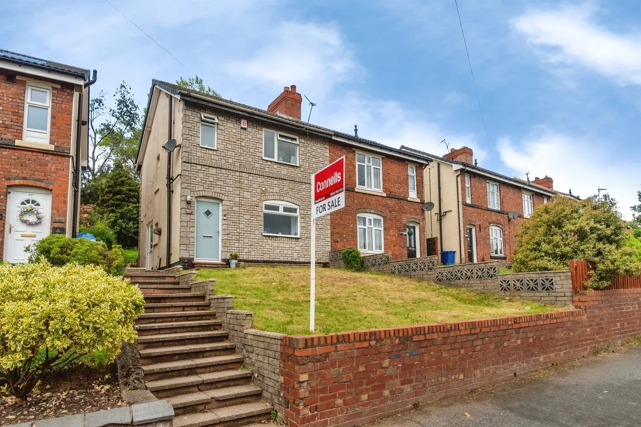 3 bed house for sale, Stafford Road, Cannock, WS11
