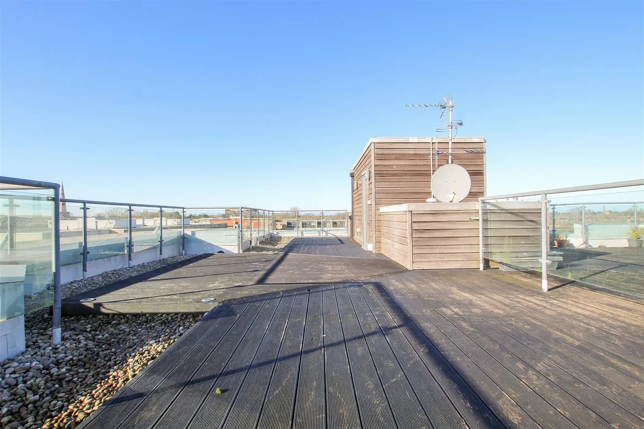 2 bed flat to rent, Pepys Court, Cambridge, CB4
