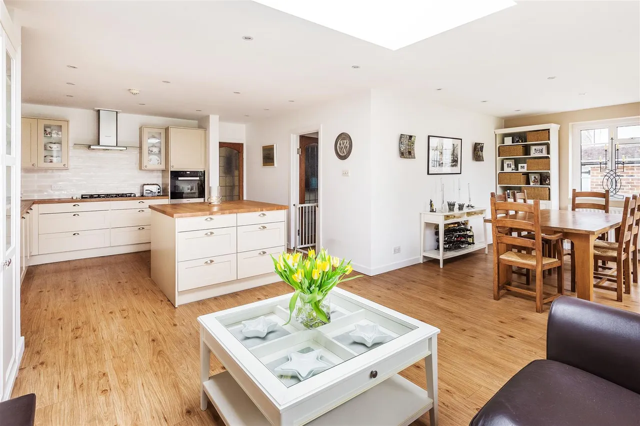 West Farm Avenue, Ashtead, KT21, photo 7