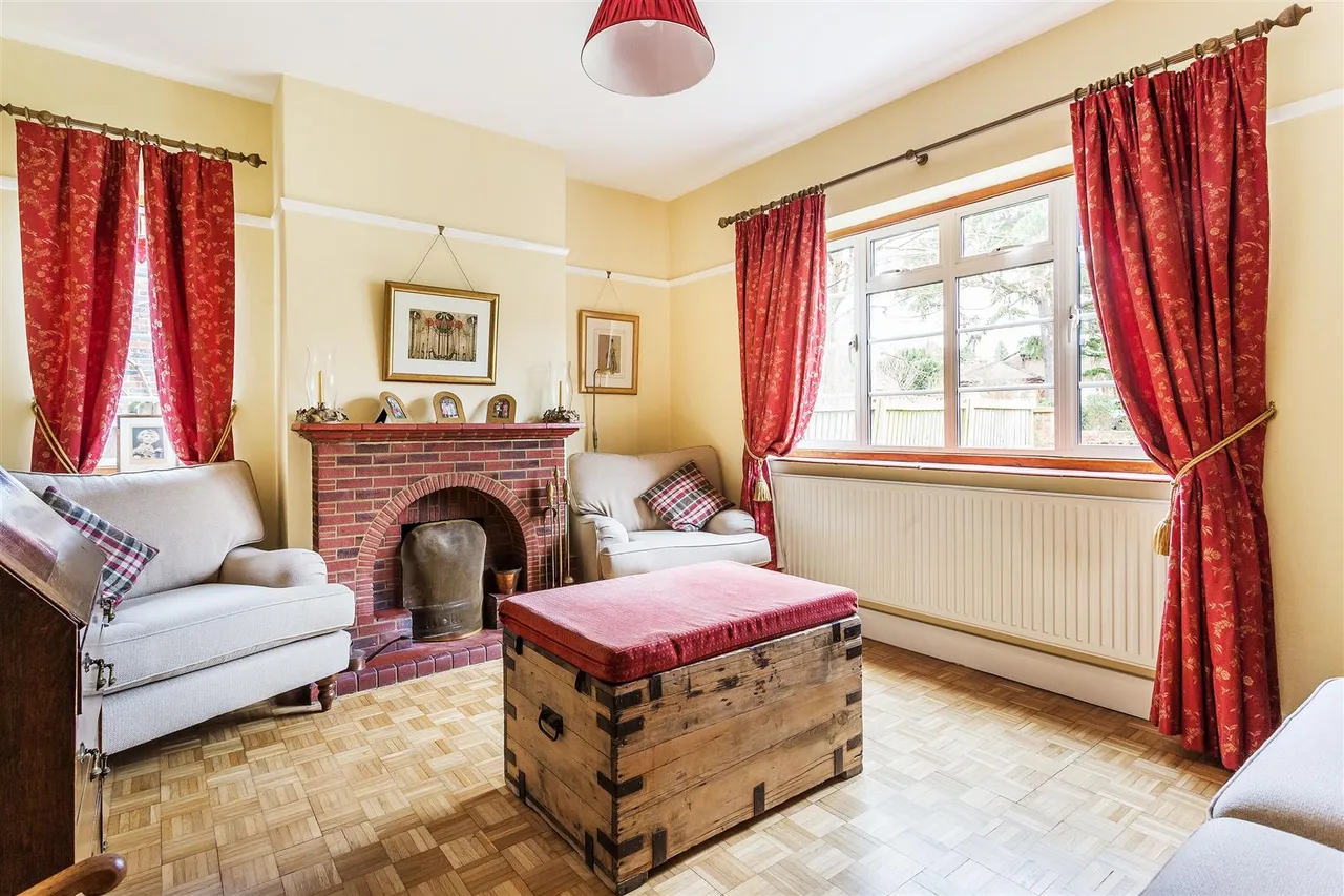 West Farm Avenue, Ashtead, KT21, photo 14