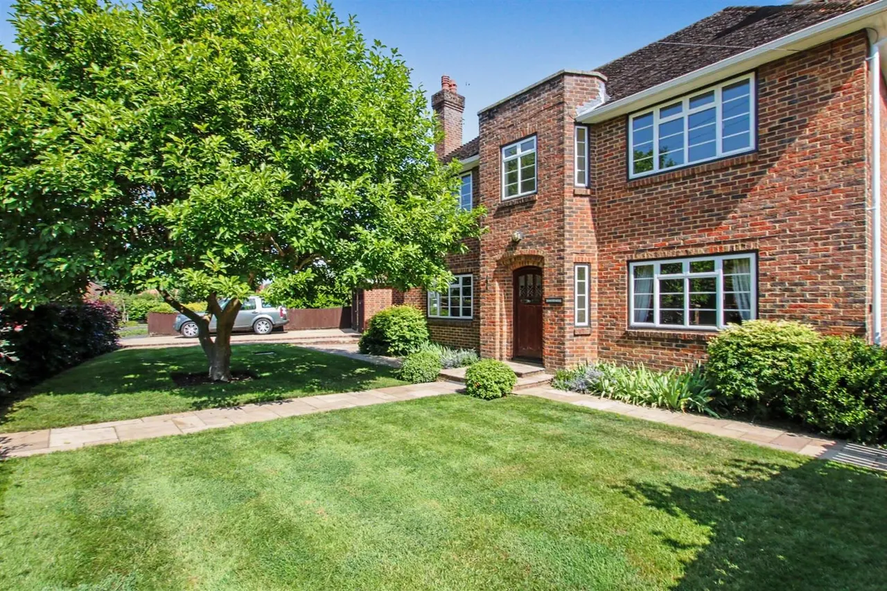 6 bed house for sale, West Farm Avenue, Ashtead, KT21