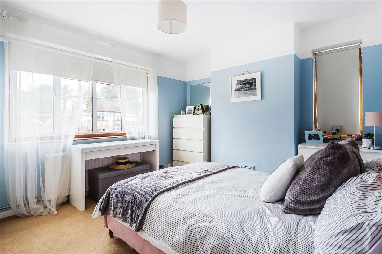 West Farm Avenue, Ashtead, KT21, photo 19
