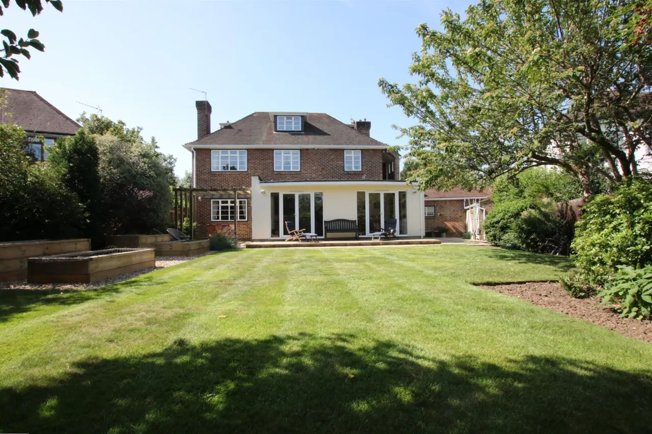 West Farm Avenue, Ashtead, KT21, photo 4