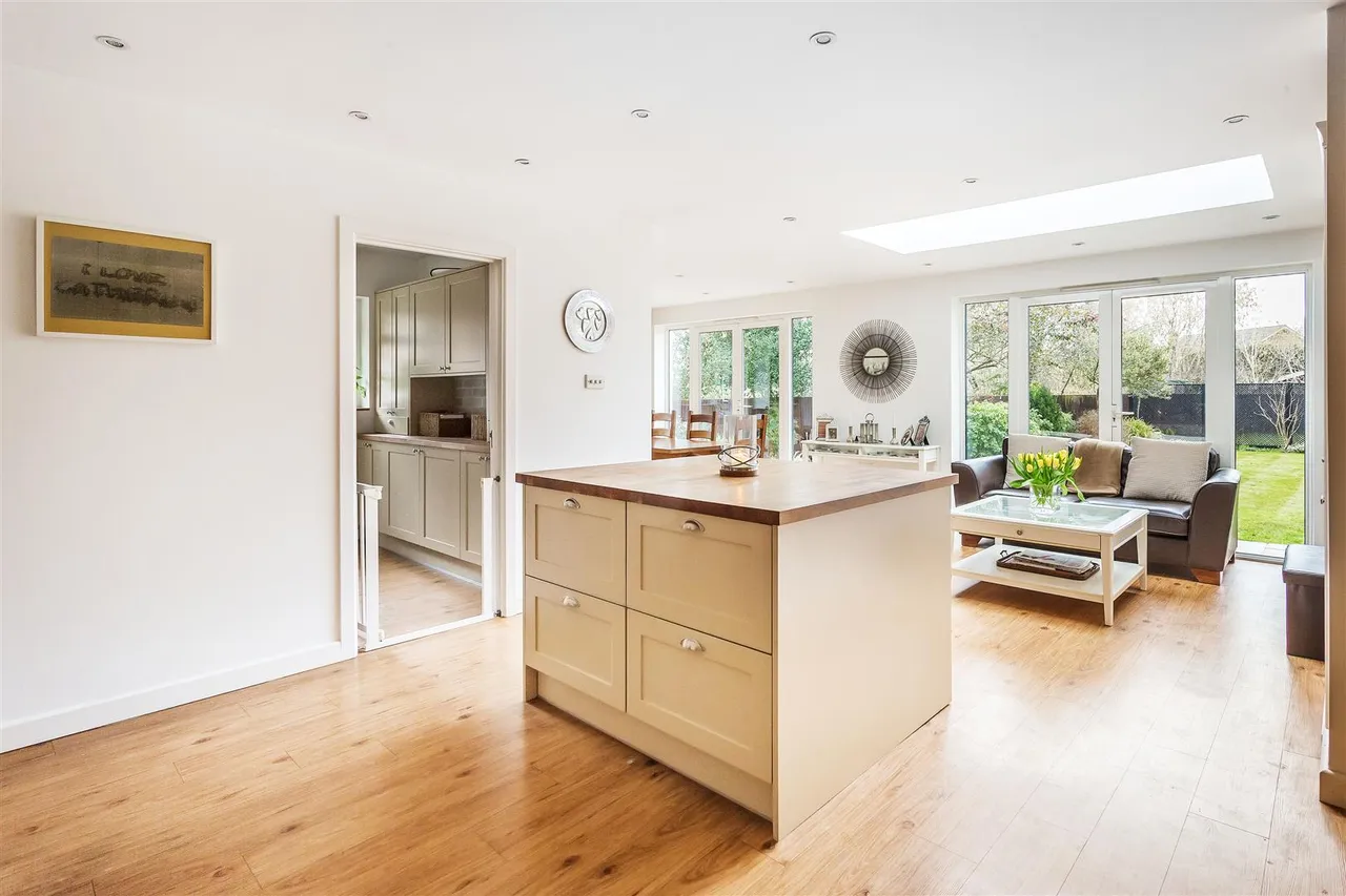 West Farm Avenue, Ashtead, KT21, photo 6