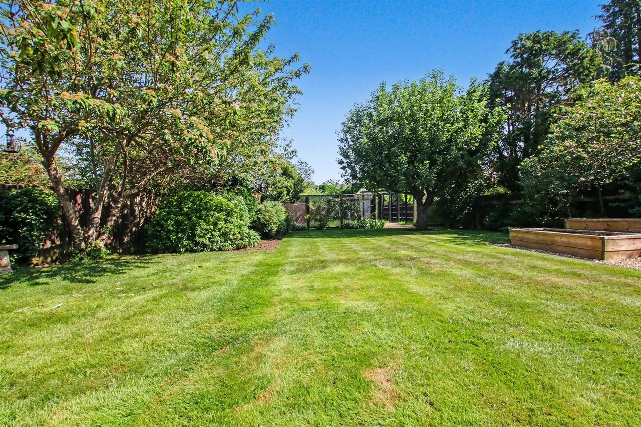 West Farm Avenue, Ashtead, KT21, photo 26