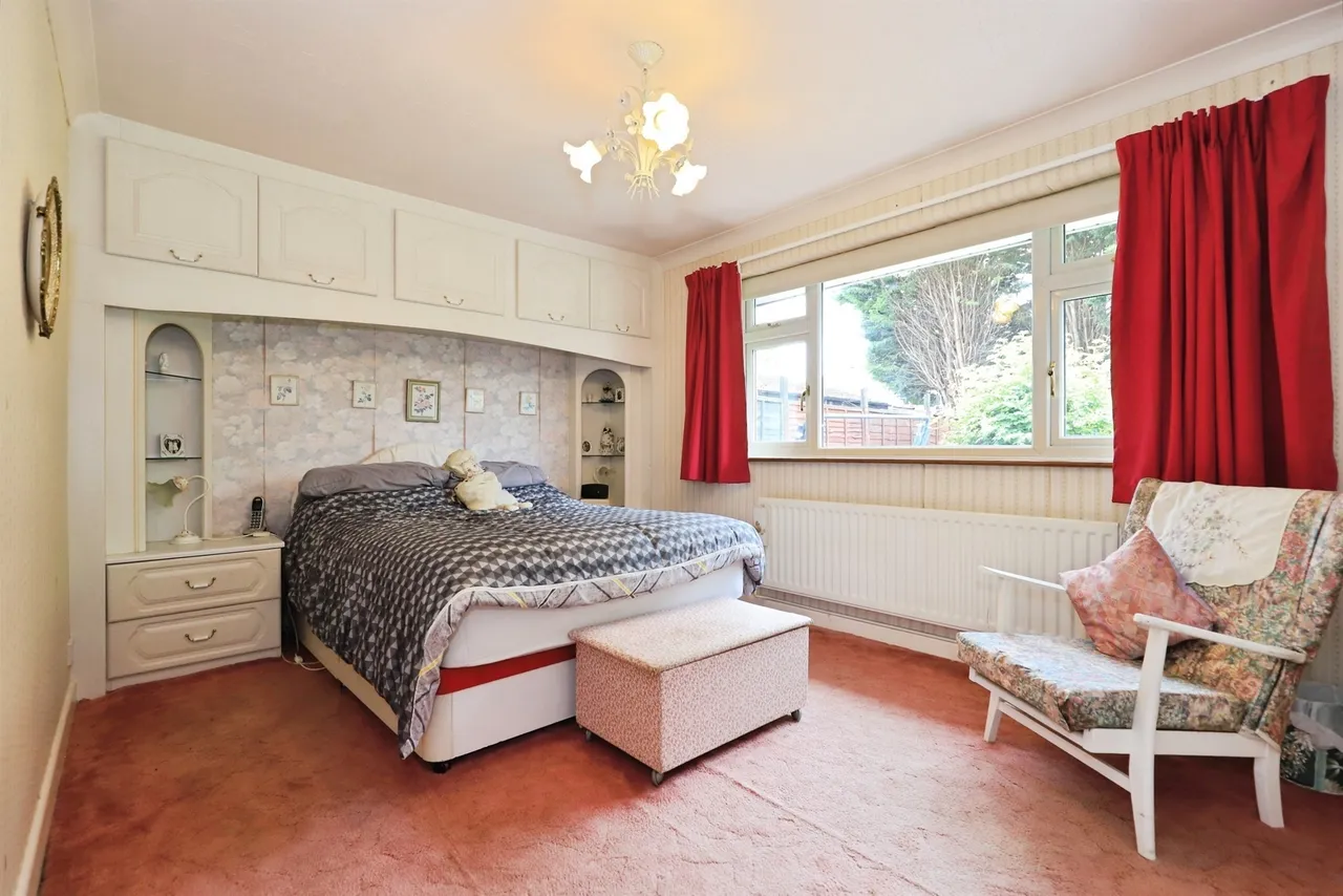 Elm Avenue, Bilston, WV14, photo 13
