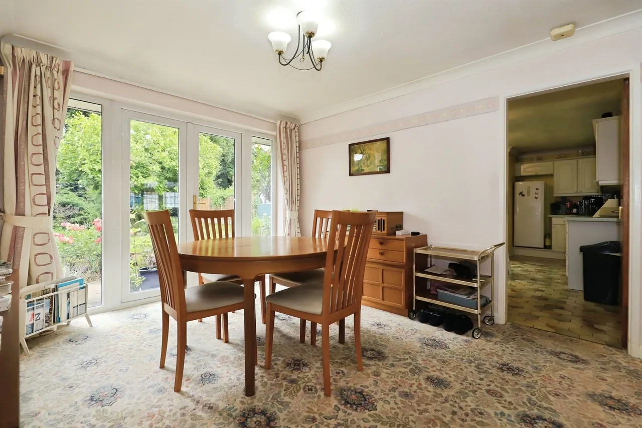 Elm Avenue, Bilston, WV14, photo 6
