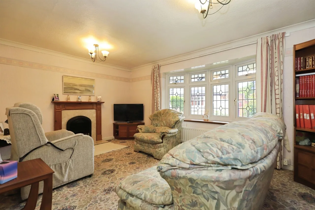 Elm Avenue, Bilston, WV14, photo 8