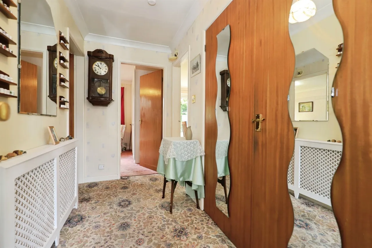 Elm Avenue, Bilston, WV14, photo 11
