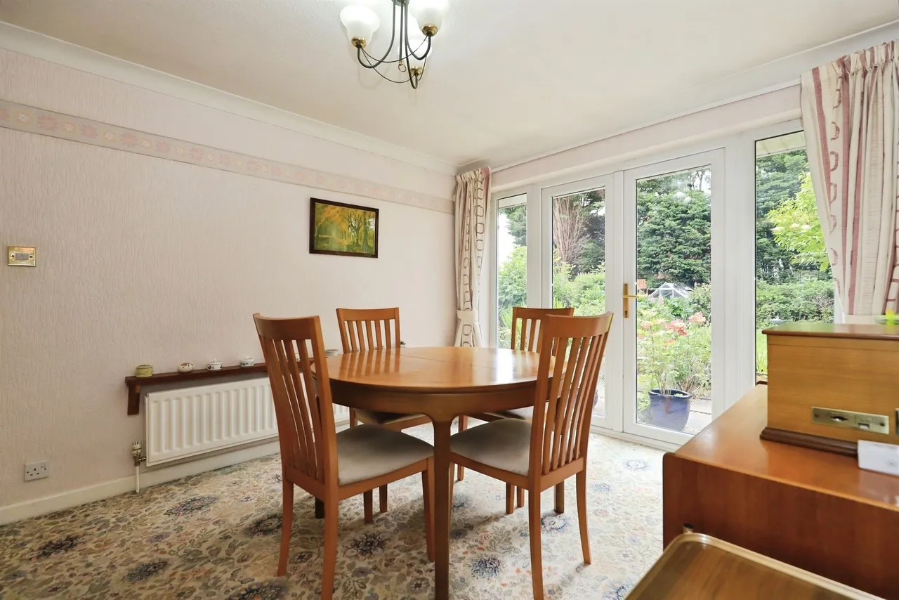 Elm Avenue, Bilston, WV14, photo 7
