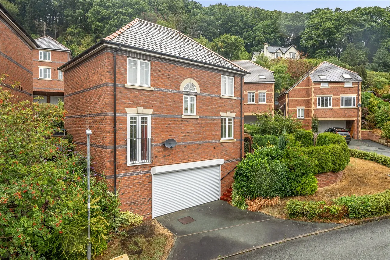 3 bed house for sale, Hendidley Way, Newtown, SY16