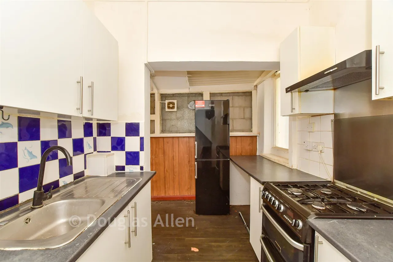 Halley Road, London, E12, photo 4