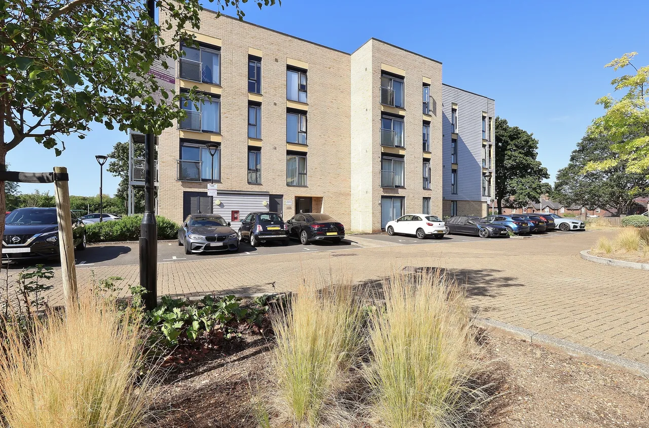 1 bed flat for sale — Allwoods Place, Hitchin
