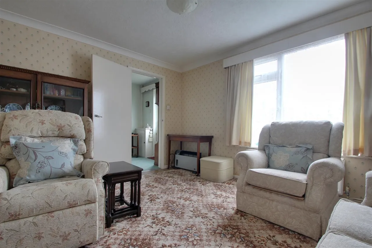 Palmerston Avenue, Worthing, photo 3