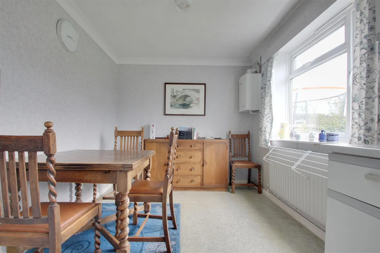 Palmerston Avenue, Worthing, photo 4