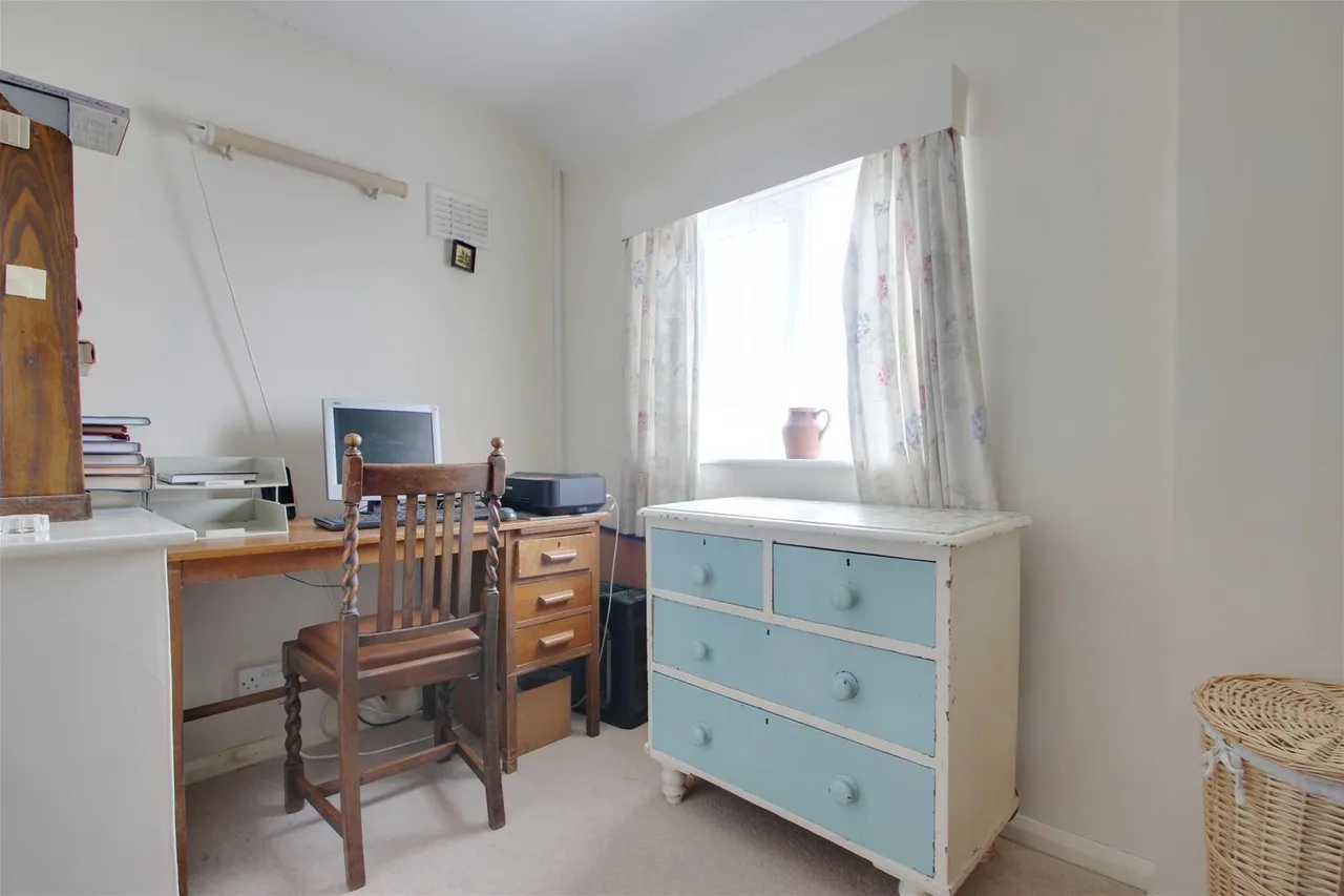 Palmerston Avenue, Worthing, photo 10