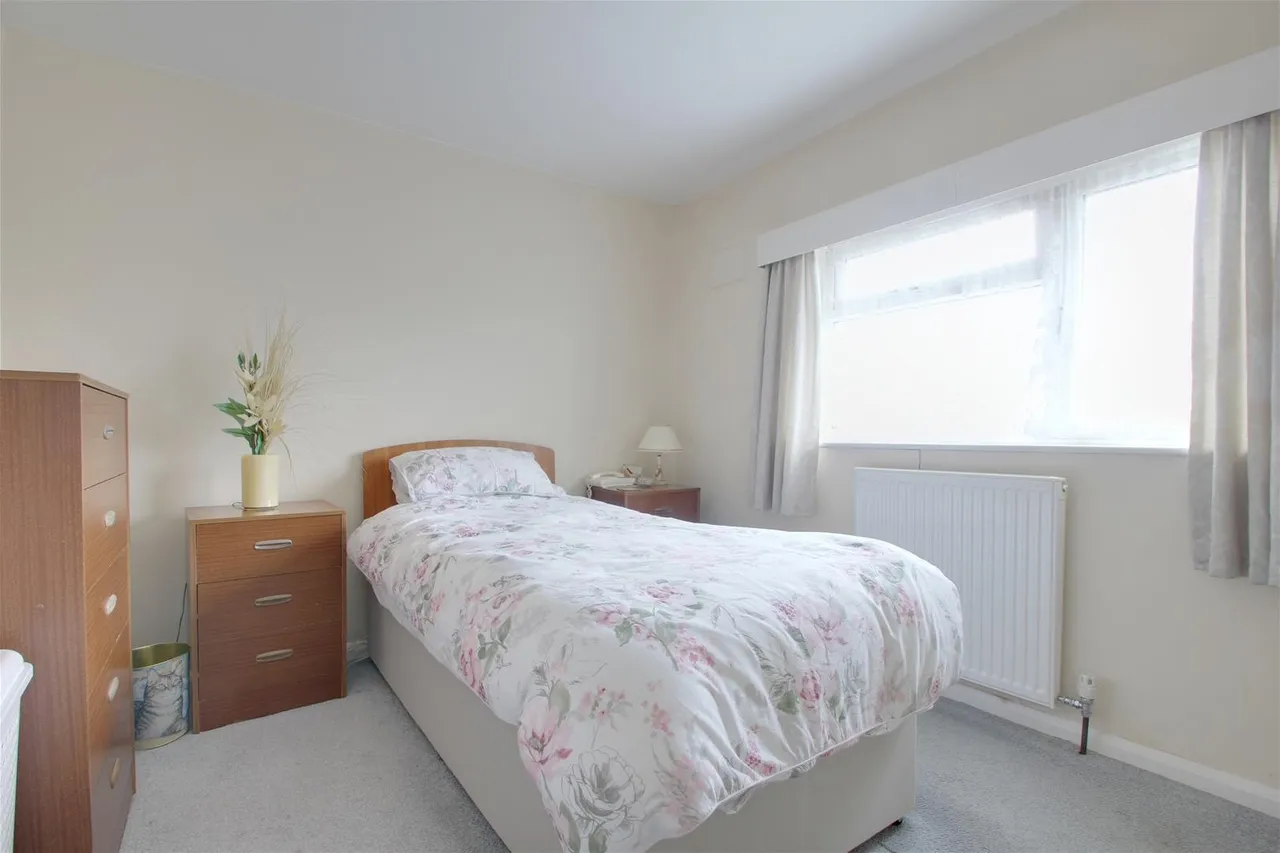 Palmerston Avenue, Worthing, photo 8