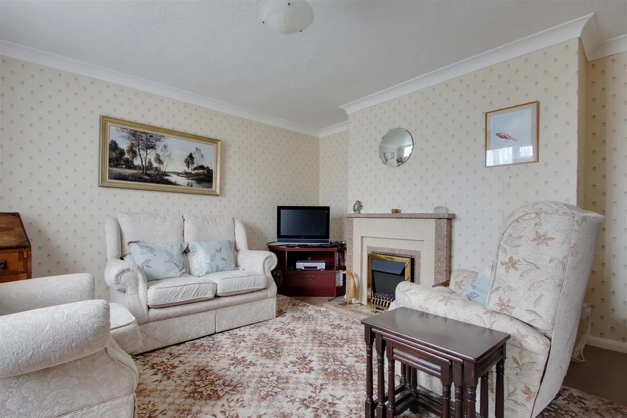 Palmerston Avenue, Worthing, photo 2