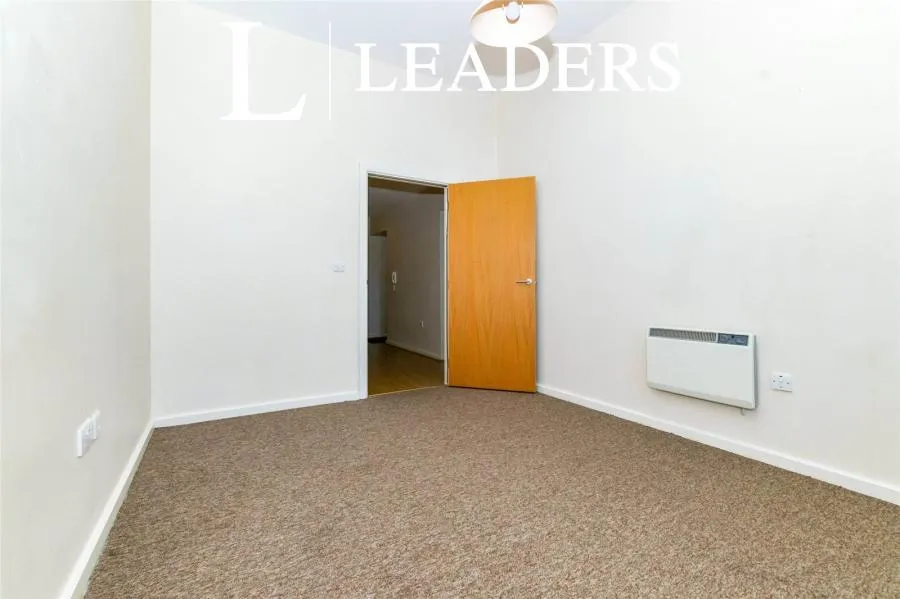St Georges Walk, Gosport, PO12, photo 6