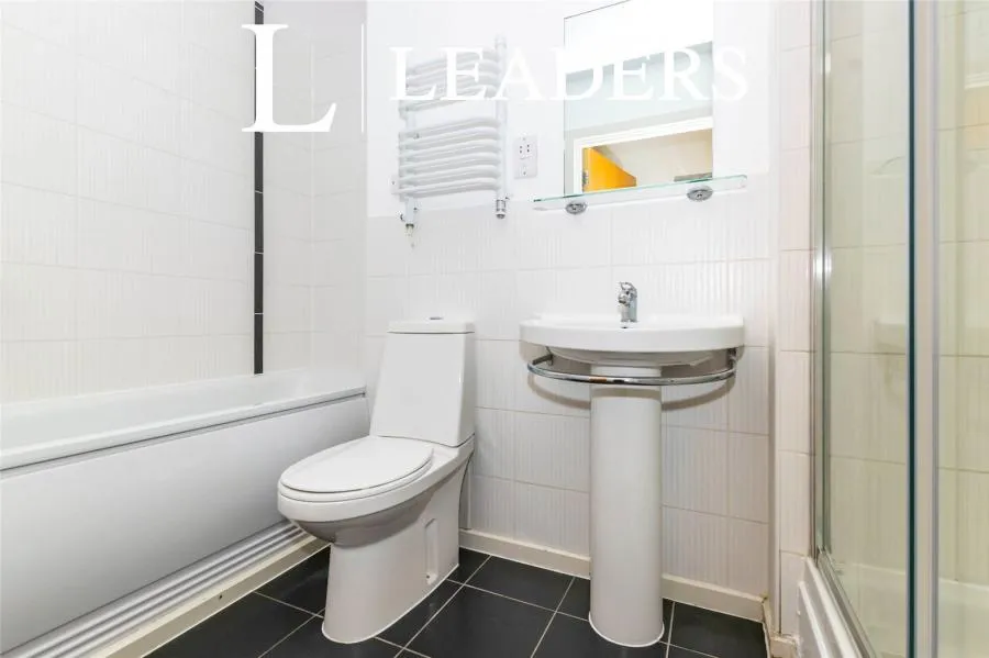 St Georges Walk, Gosport, PO12, photo 8
