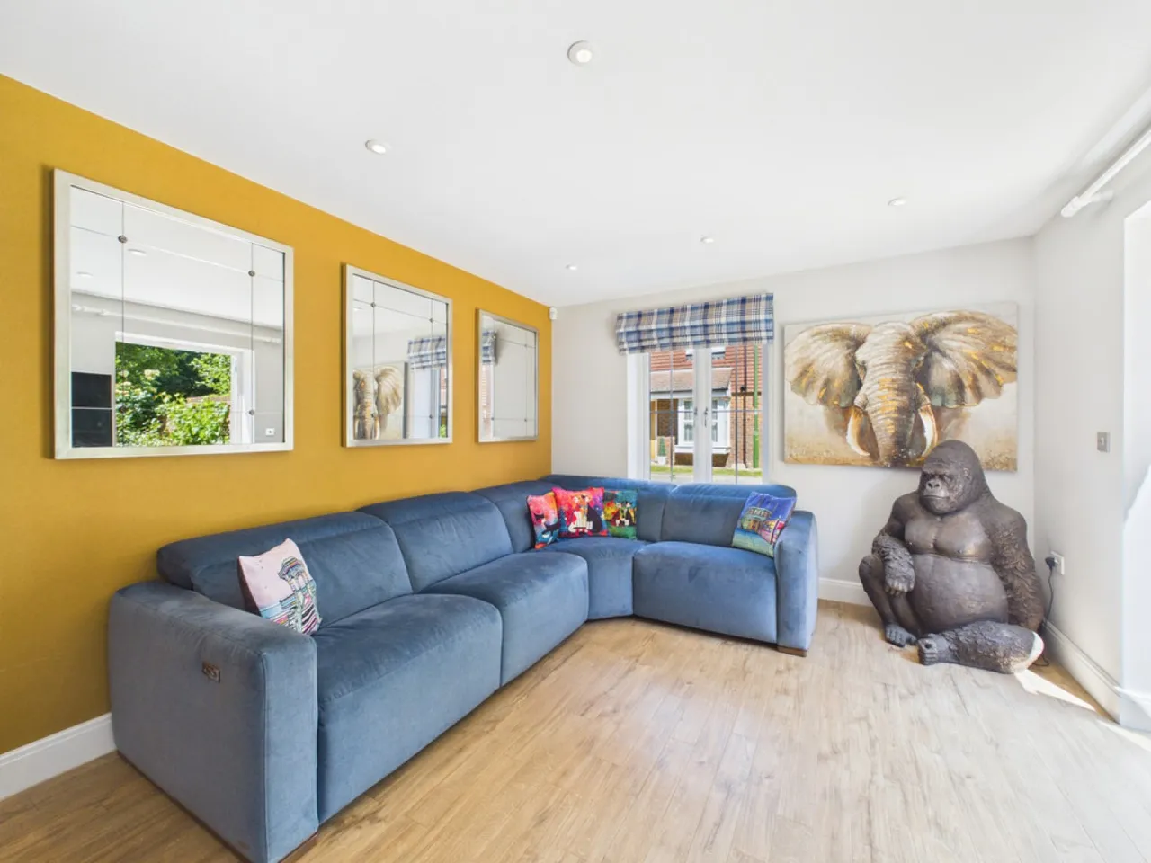 Landau Close, Pease Pottage, photo 9
