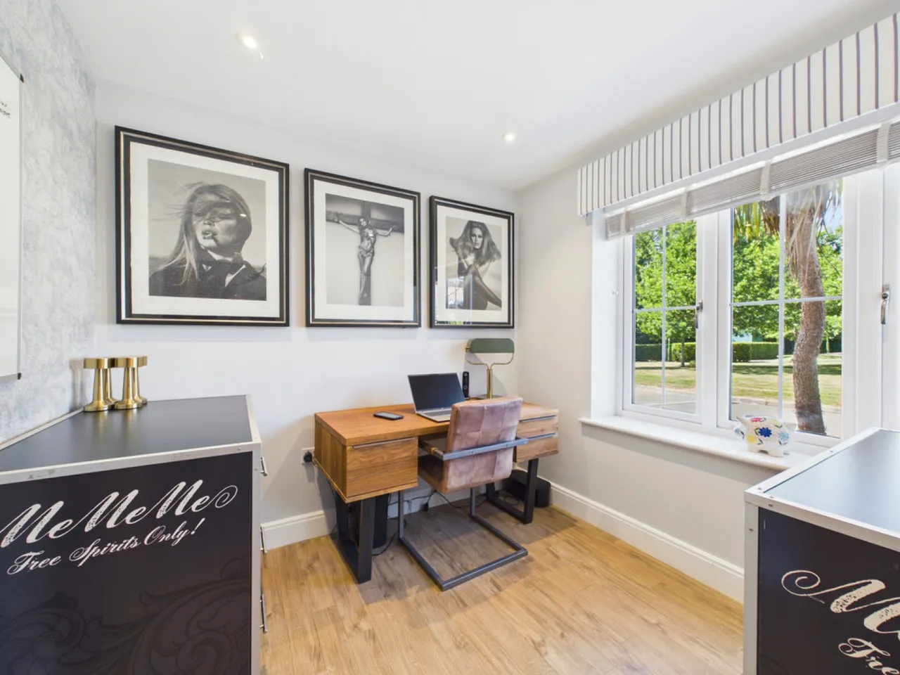 Landau Close, Pease Pottage, photo 6