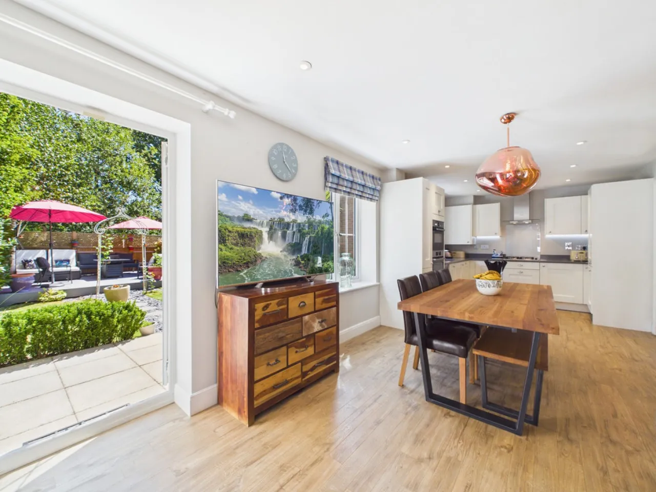 Landau Close, Pease Pottage, photo 8