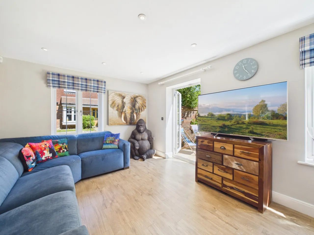 Landau Close, Pease Pottage, photo 10