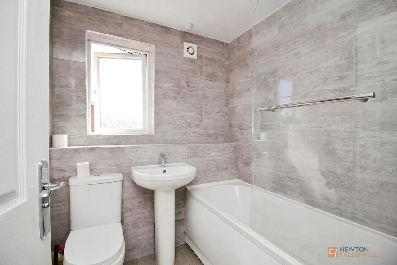 Moorland Road, Syston, LE7, photo 12