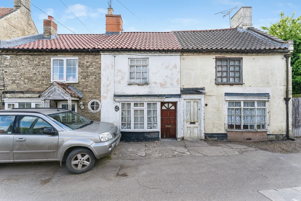 2 bed house for sale — High Street, Brandon