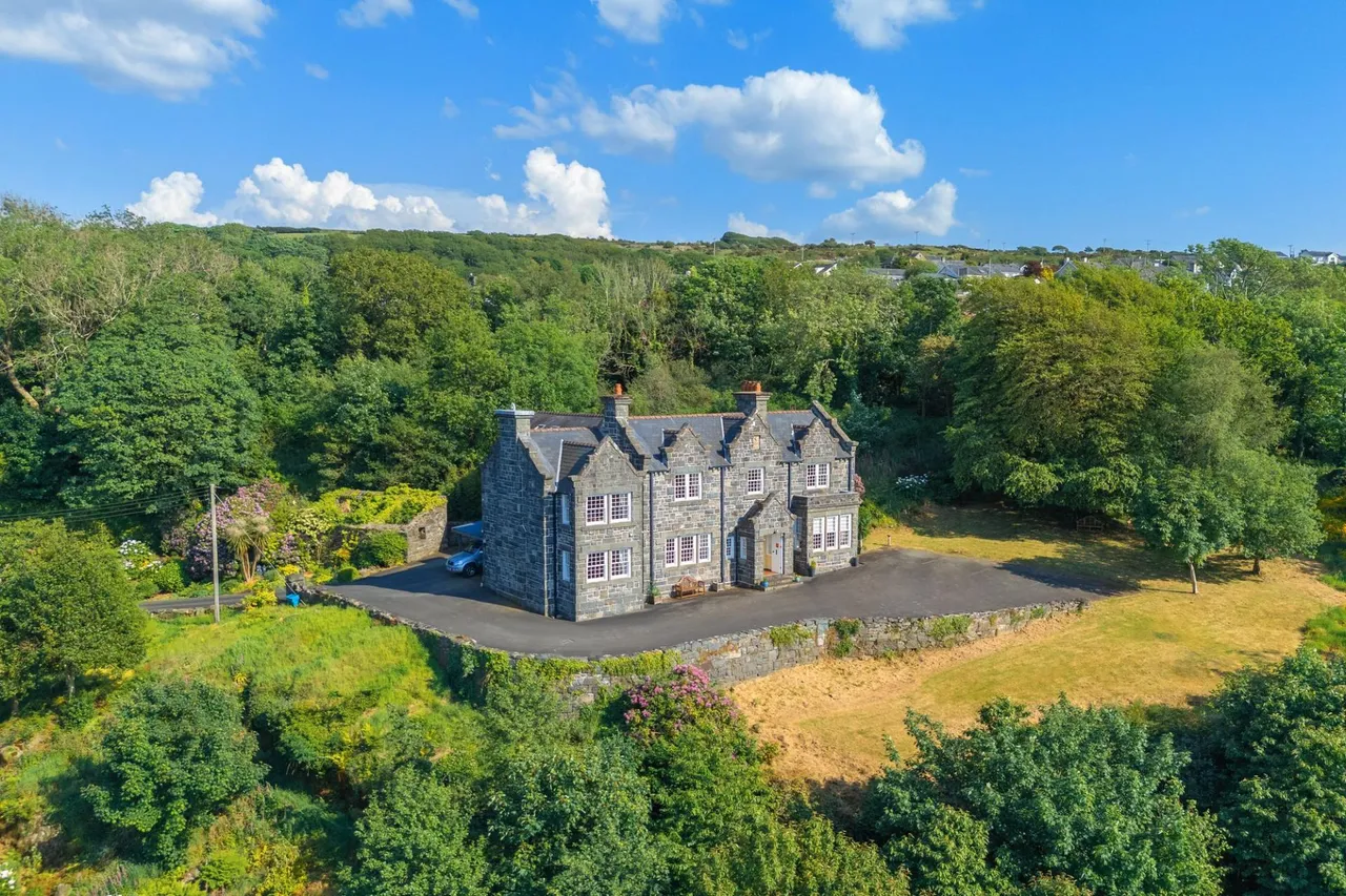 6 bed house for sale, Ffordd Isaf, Harlech, LL46
