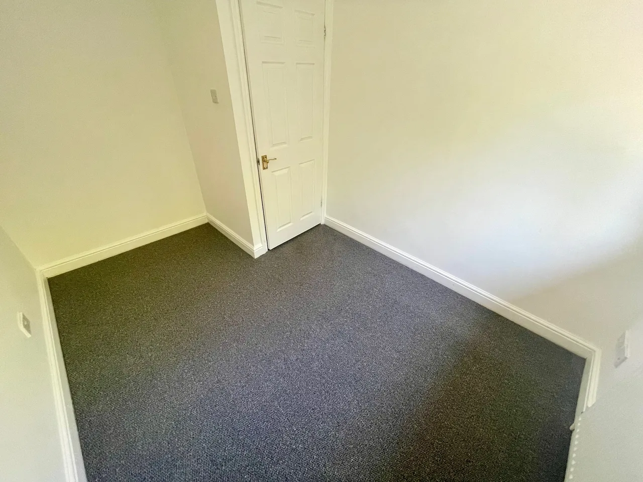 Lorimer Close, LU2, photo 20
